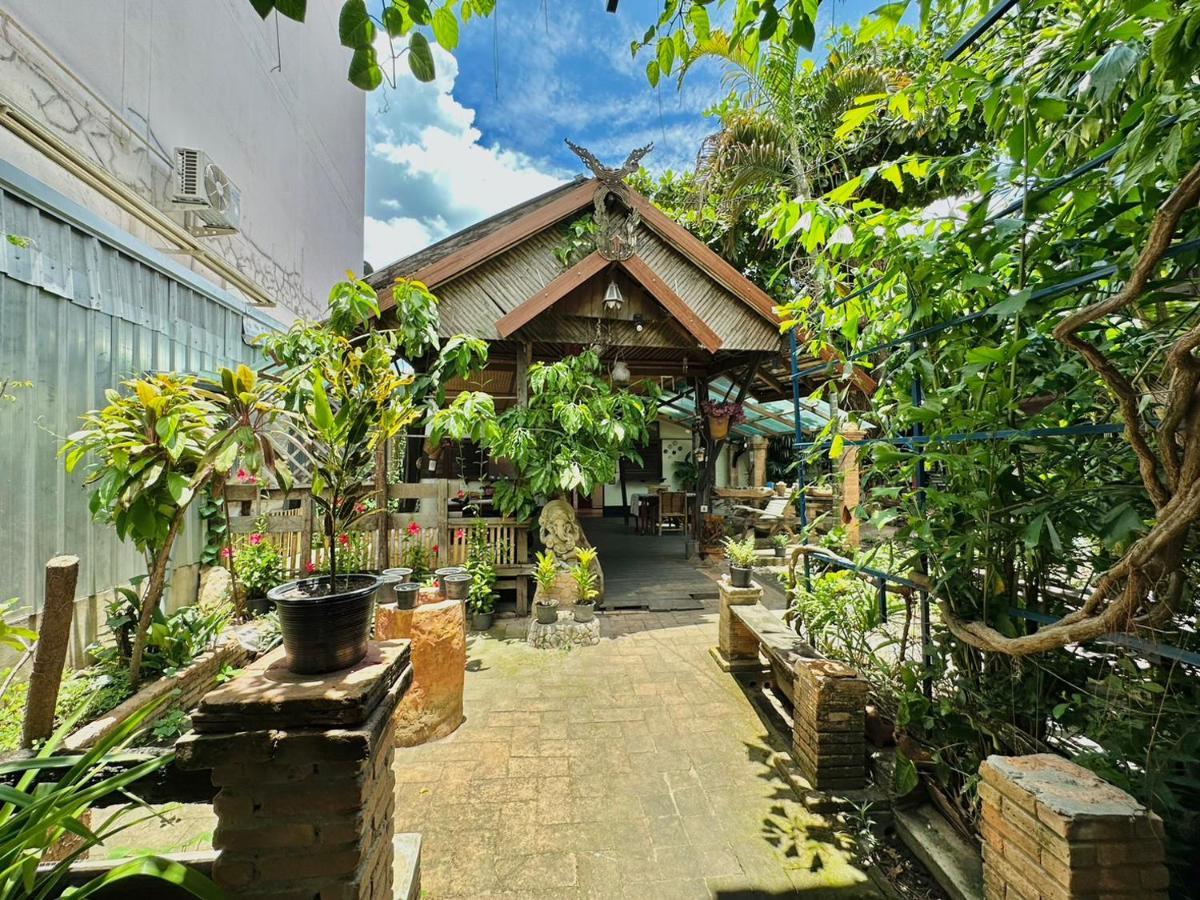 Hostel Cozy Nest Cnx Chiang Mai Exterior foto