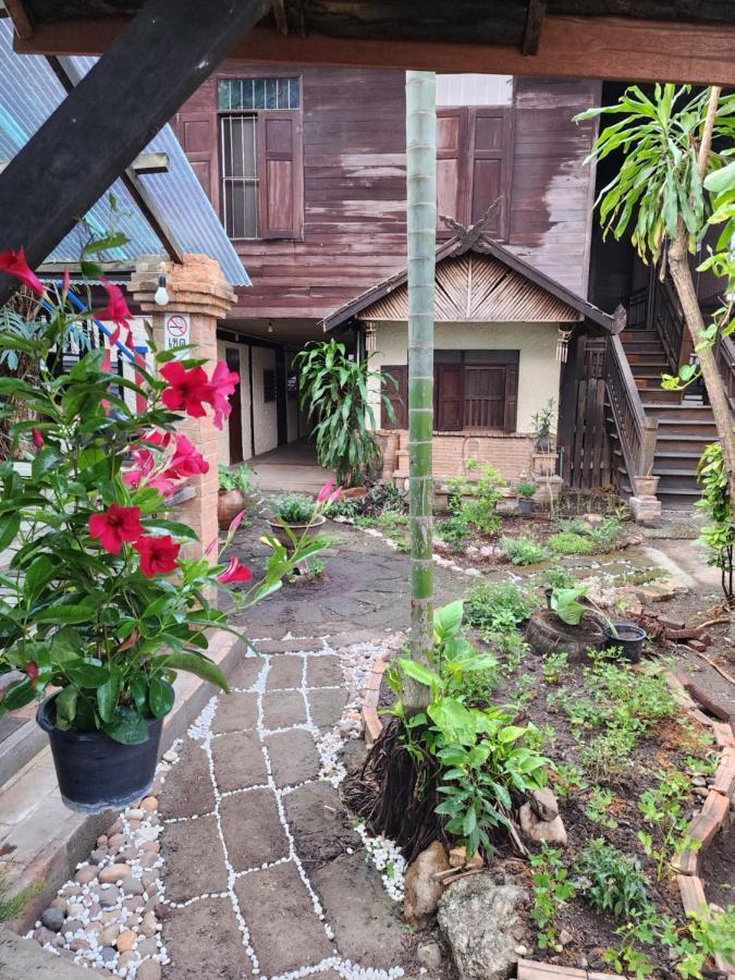 Hostel Cozy Nest Cnx Chiang Mai Exterior foto